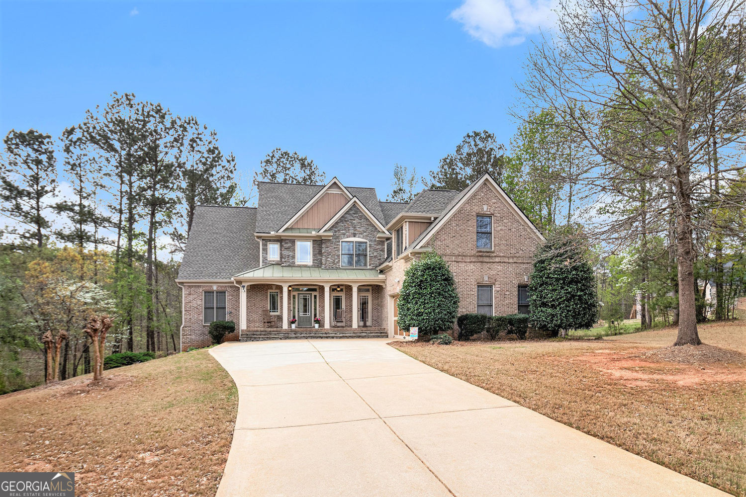 Property Photo: 7497 Treehouse Court GA 30135