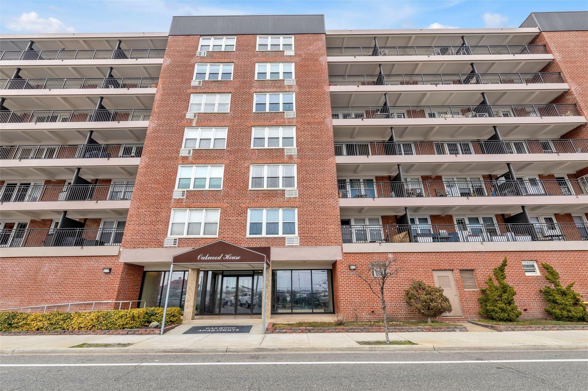 Property Photo: 1 E Broadway 6H NY 11561