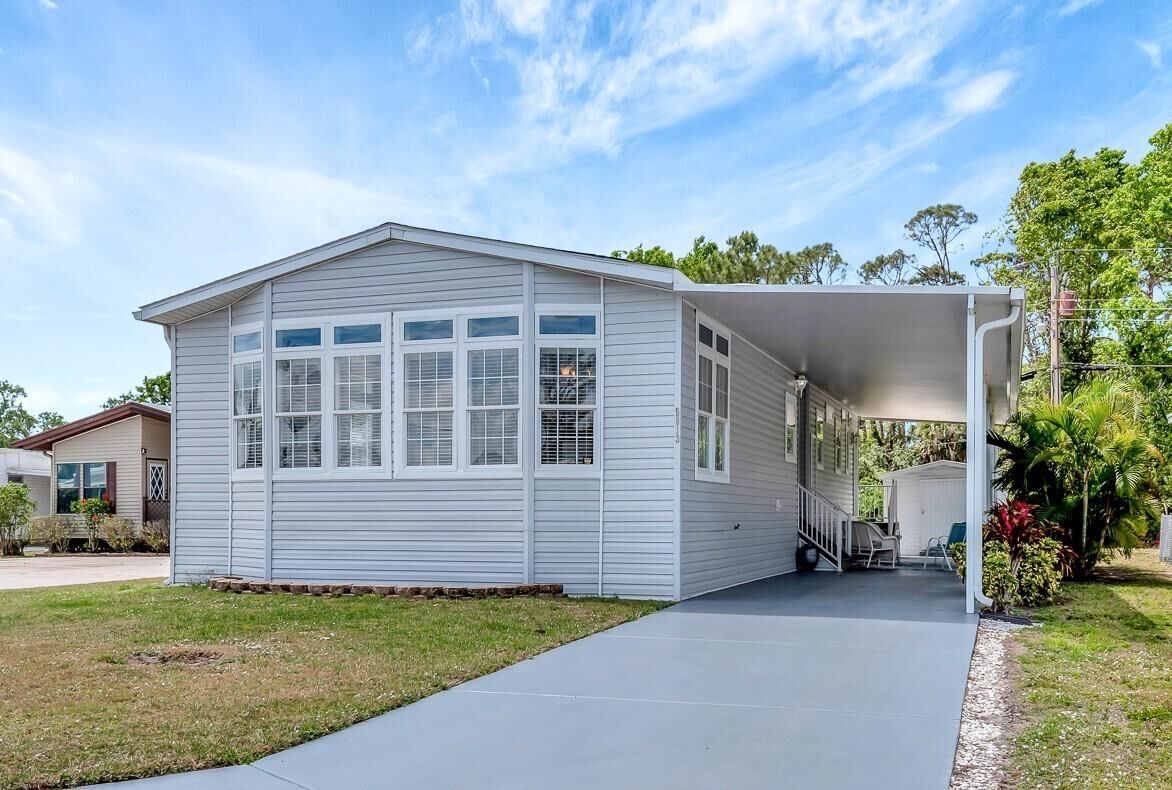 Property Photo:  5013 Brae Burn Avenue  FL 34234