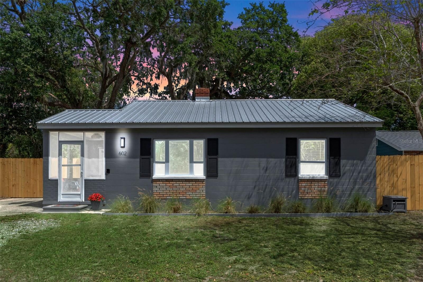 Property Photo:  602 Ross Street  FL 34748 