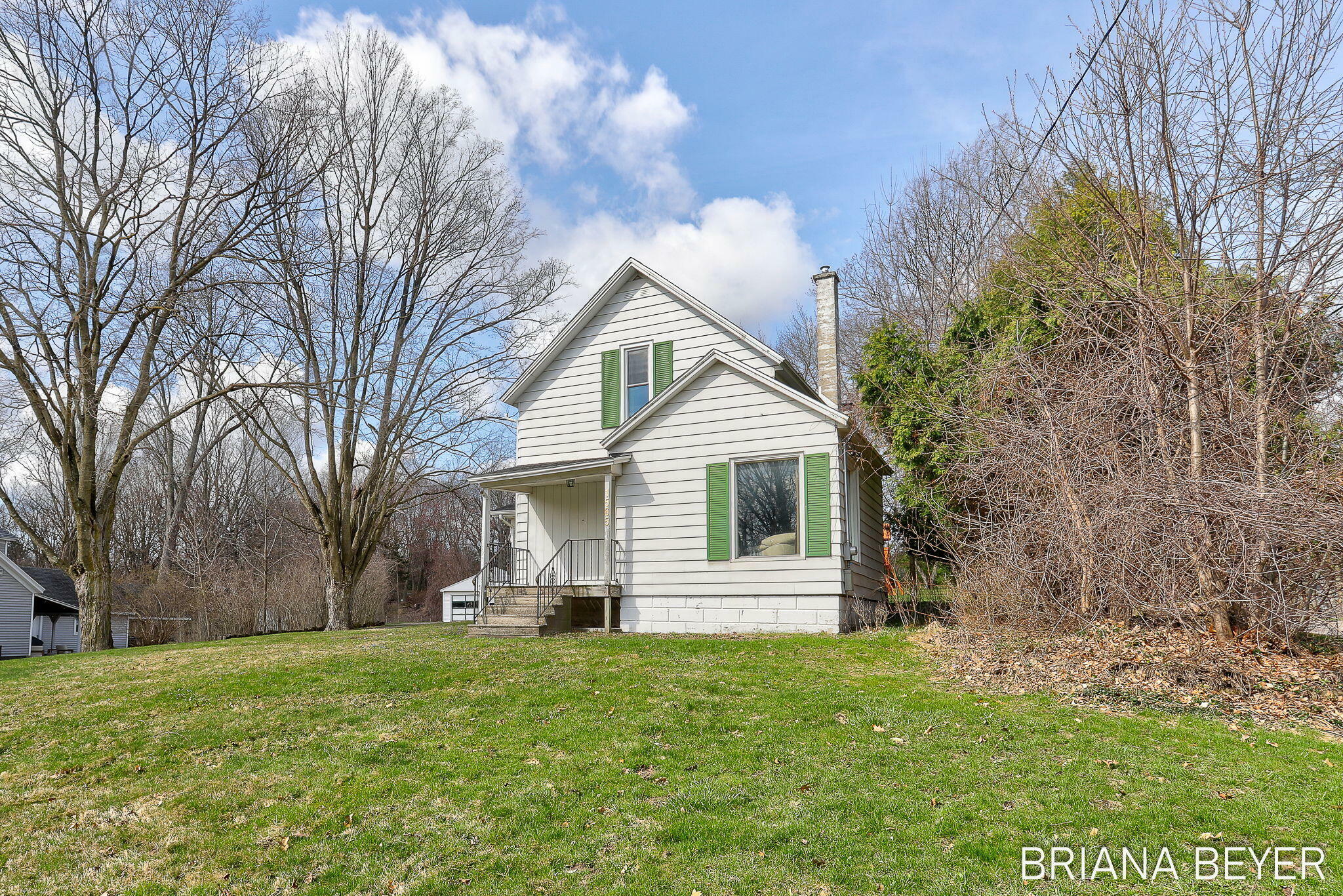 Property Photo: 1565 Covell Avenue NW MI 49504