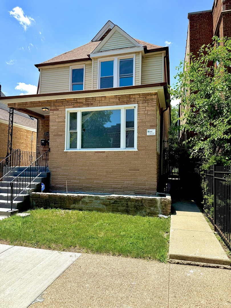 Property Photo:  