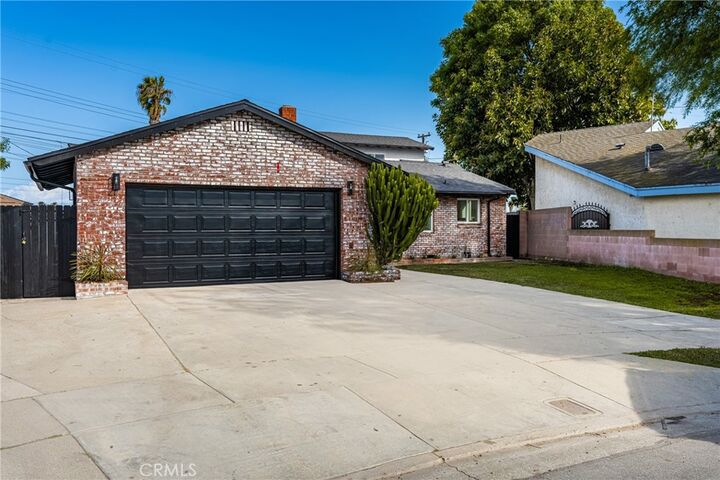 Property Photo:  10610 Borwick Street  CA 90706 