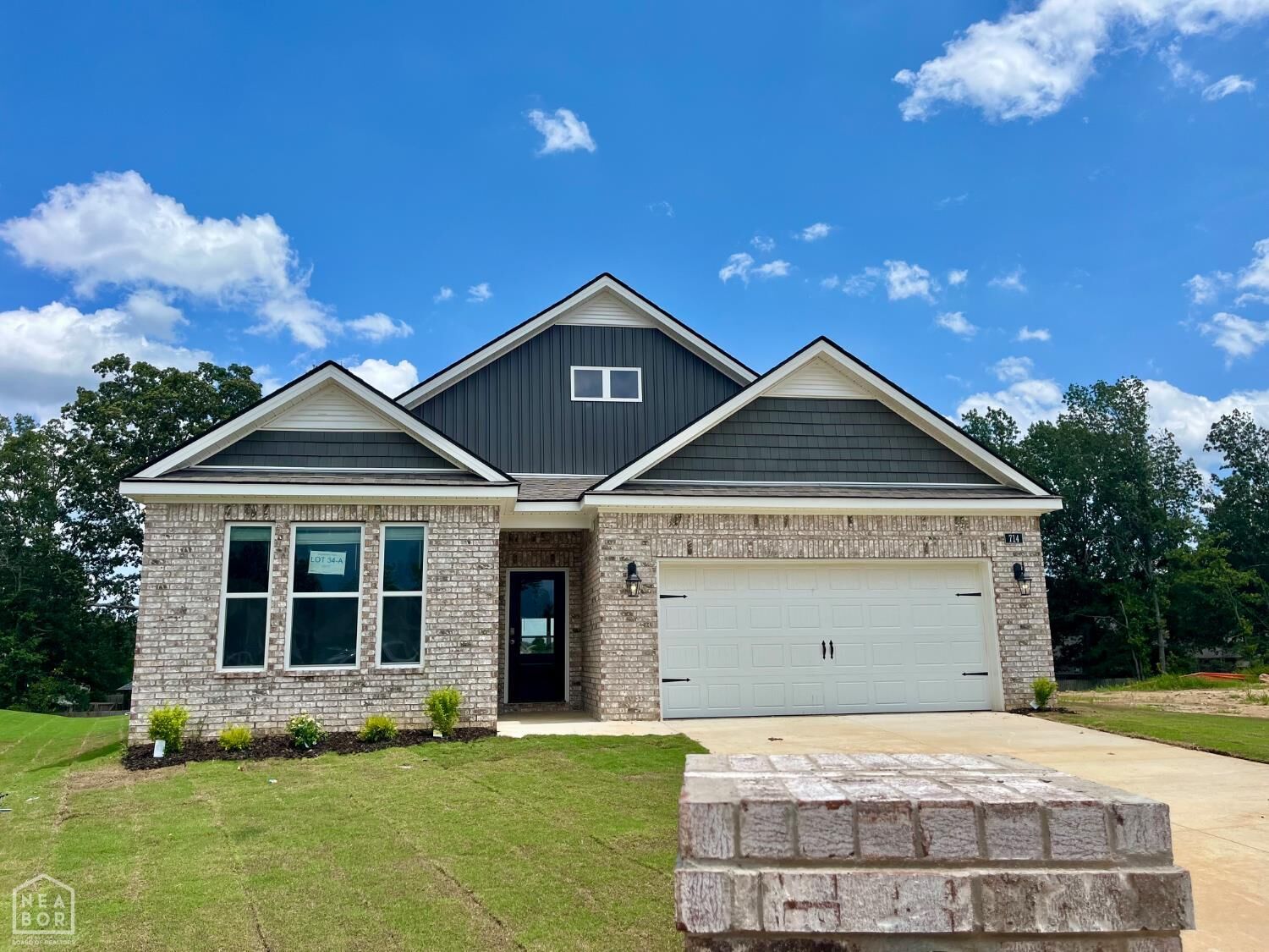 Property Photo: 714 Edgemont Circle AR 72405