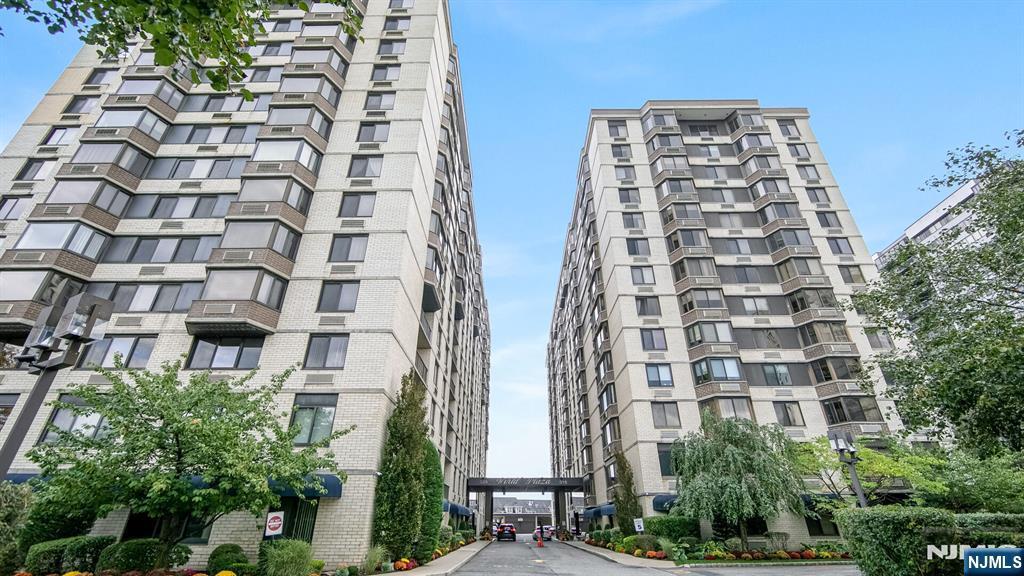 Property Photo:  326 Prospect Avenue 12H  NJ 07601 