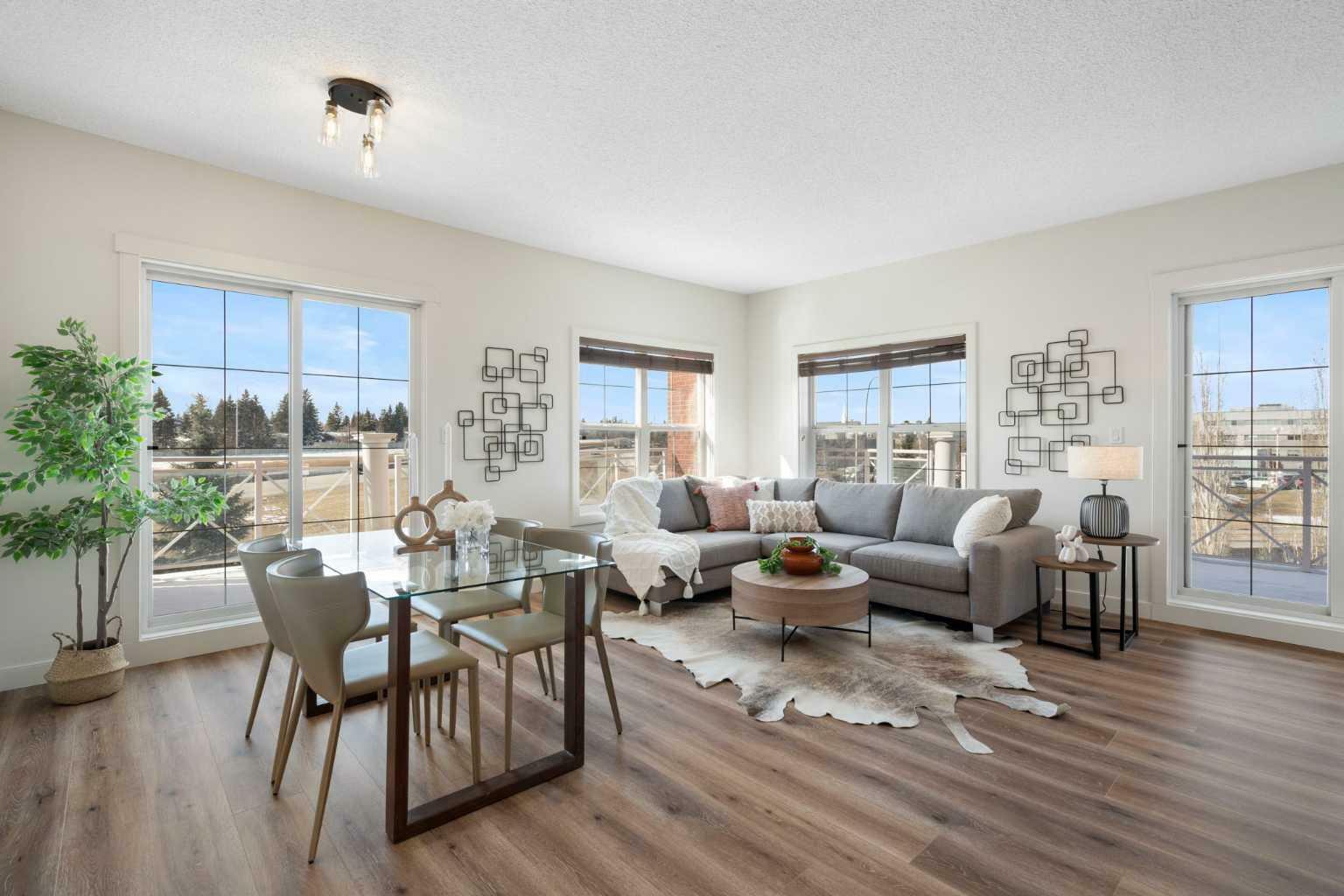 Property Photo: 5605 Henwood Street SW 4401 AB T3E 7R2