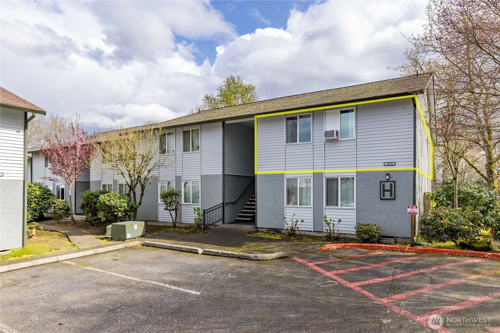Property Photo: 1872 Central Place S H76 WA 98030