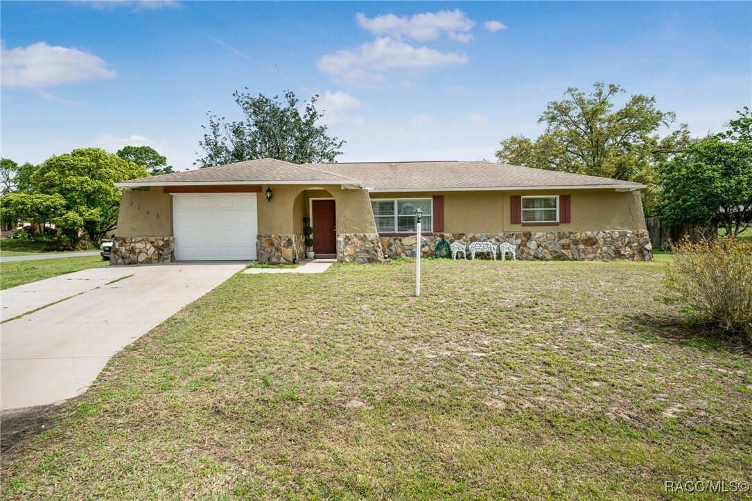 Property Photo: 3185 N Camomile Way FL 34465
