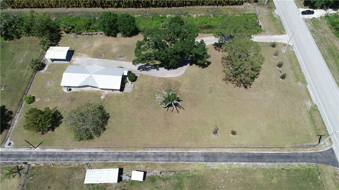 Property Photo: 8695 70th Avenue FL 32967