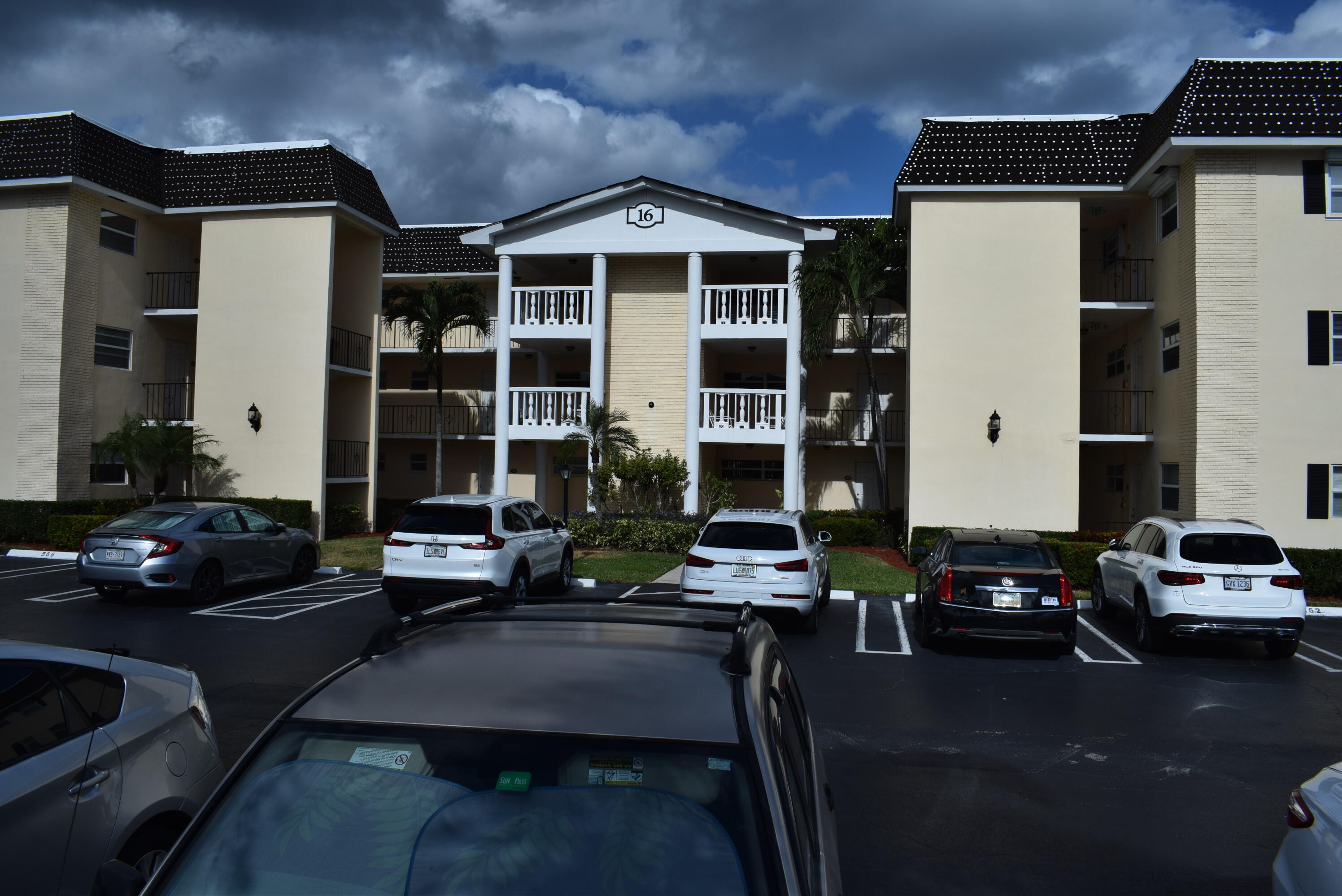 Property Photo: 16 Colonial Club 302 Drive 302 FL 33435