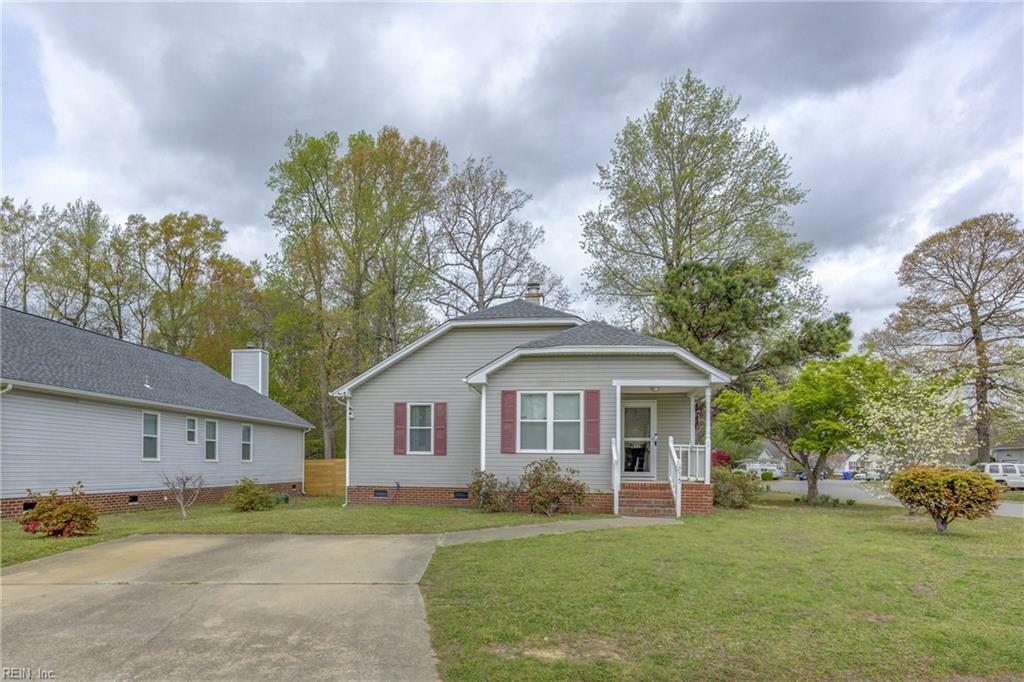 Property Photo: 235 Abingdon Circle VA 23434