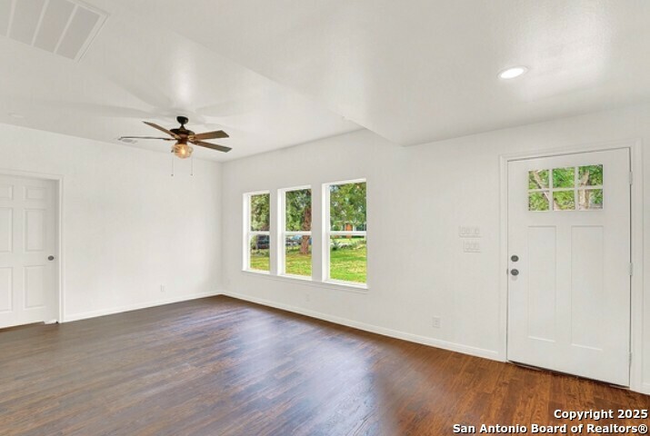 Property Photo: 806 21st TX 78861