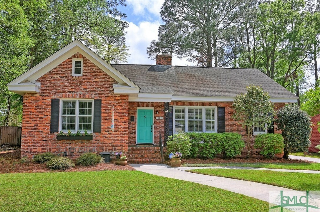 Property Photo:  121 E 64th Street  GA 31405 