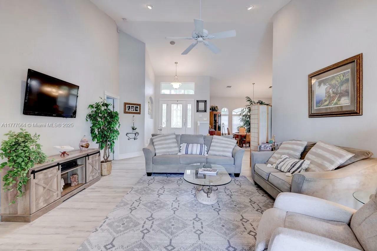 Property Photo: 516 SW South Carolina Dr FL 34994