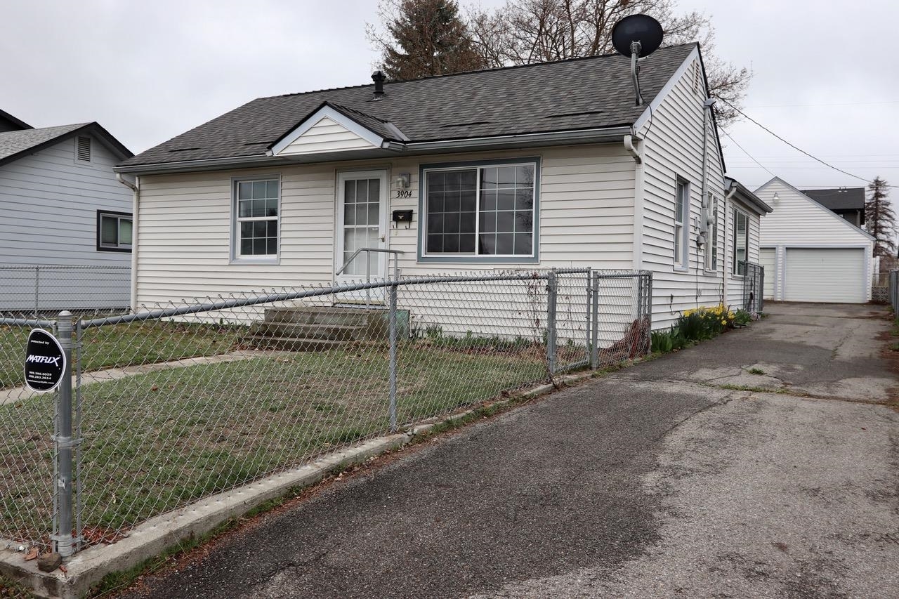 Property Photo: 3904 E 26th Ave WA 99223