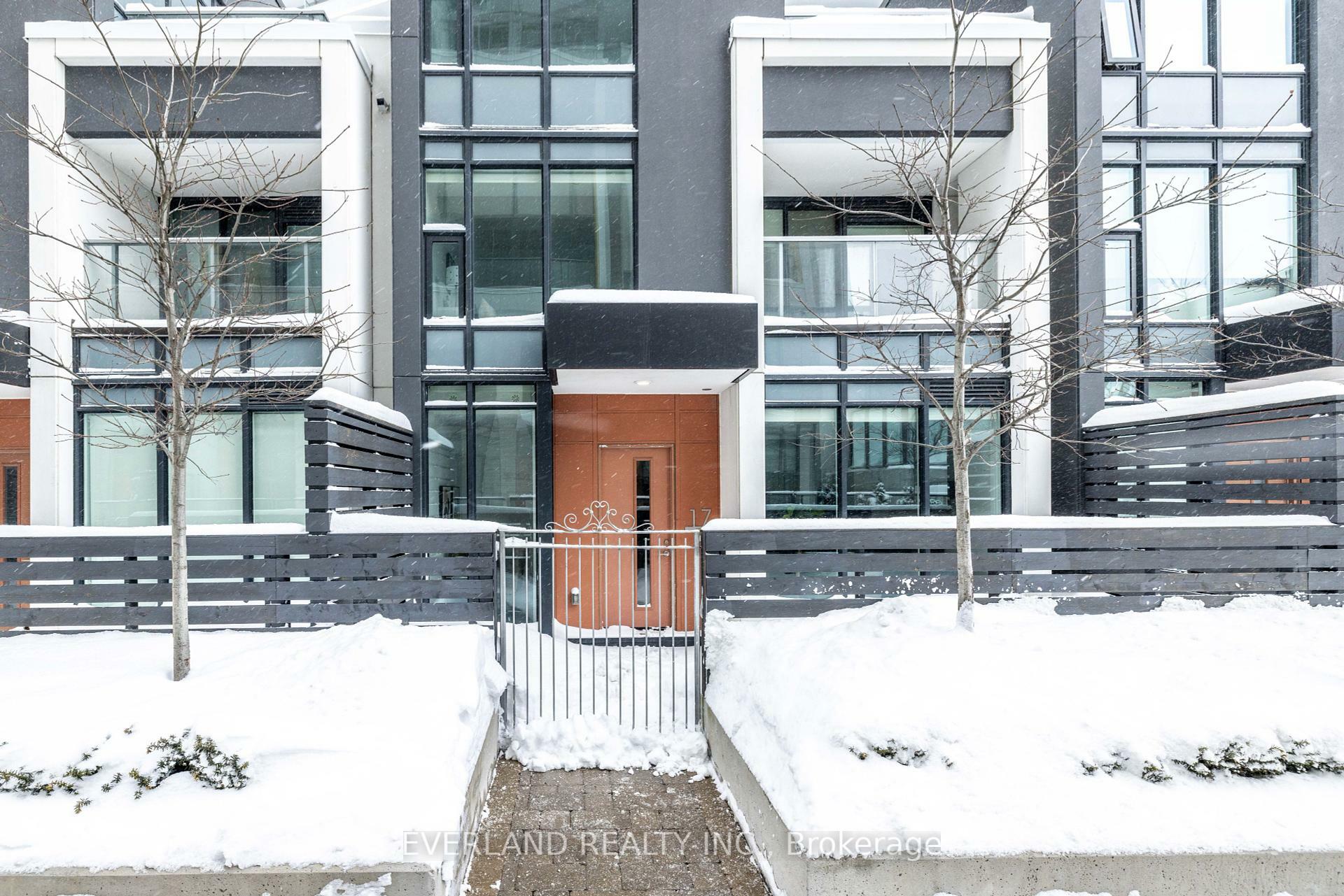 Property Photo: 113 McMahon Drive Th17 ON M2K 0E5