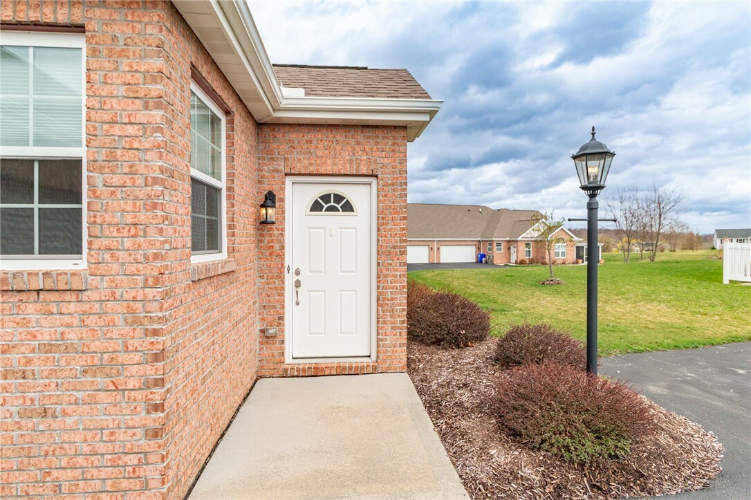 Property Photo: 128 Shelton Place PA 16033