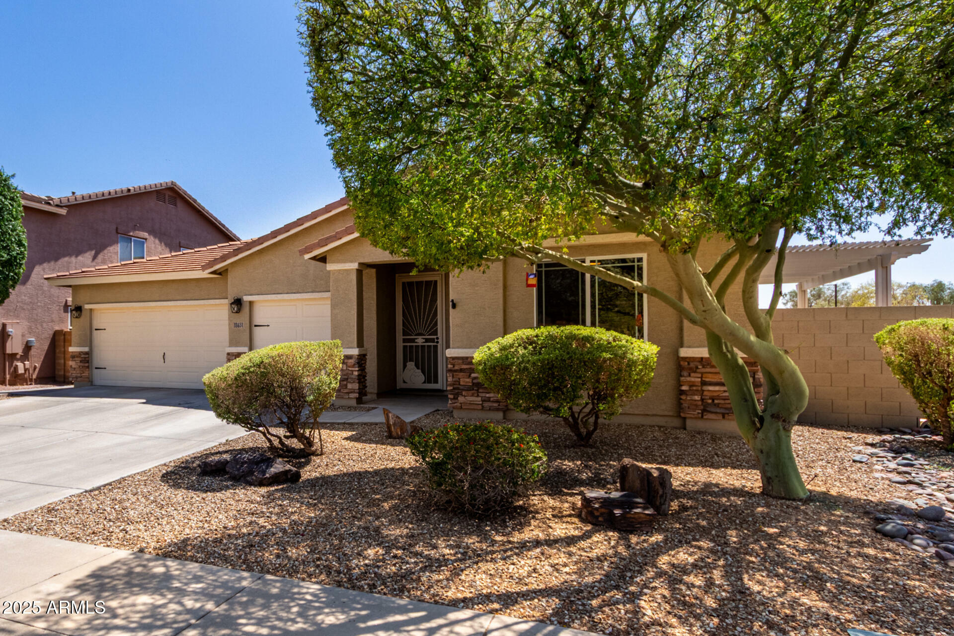 18651 W Onyx Avenue  Waddell AZ 85355 photo