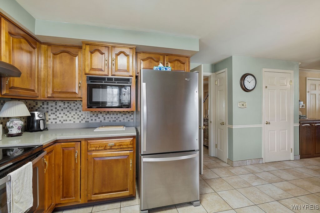 Property Photo:  615 Sandlewood Drive  NY 14092 