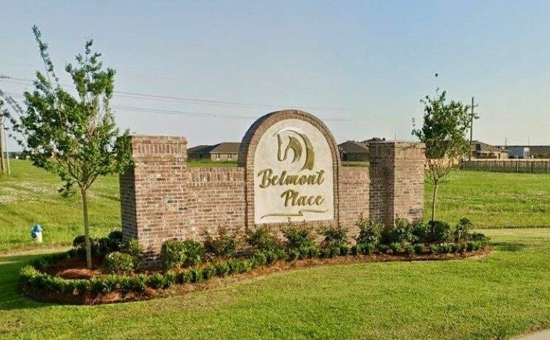 Property Photo: 120 Independence Drive LA 70360