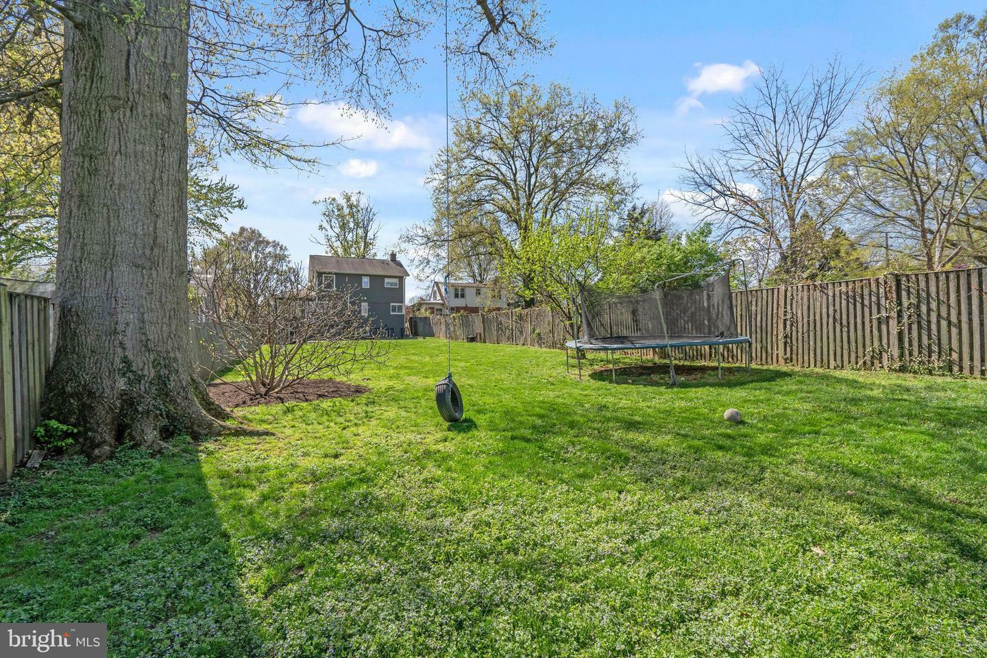 Property Photo: 865 N Jefferson Street VA 22205