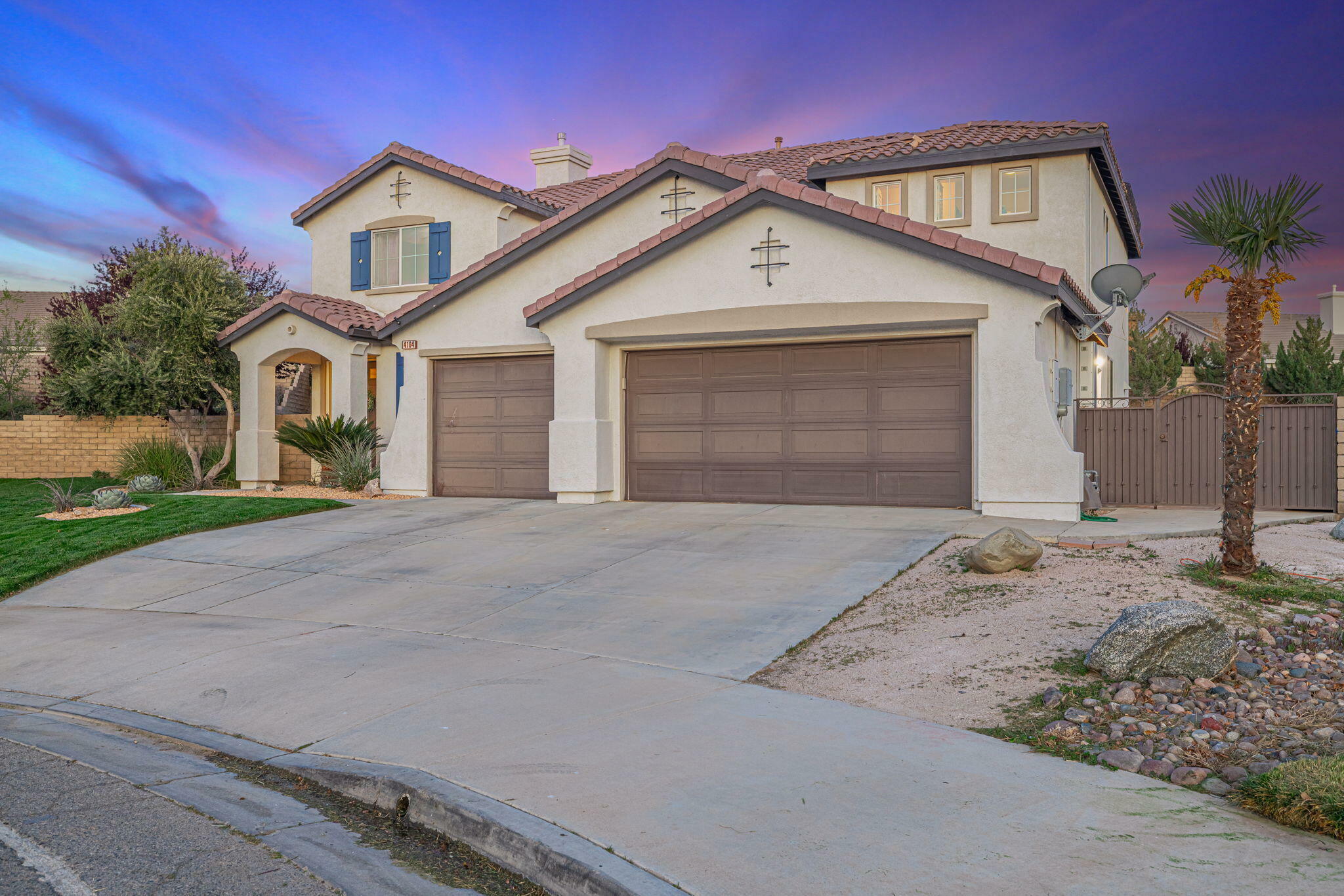 Property Photo: 4104 Rainer Place CA 93536