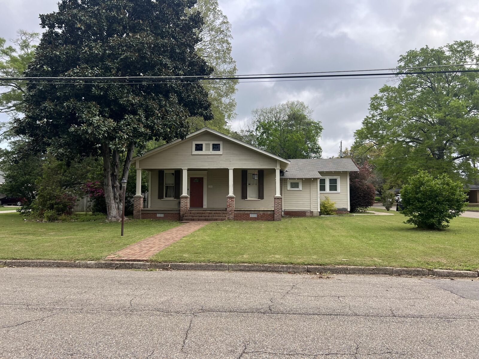 Property Photo: 1121 Gill St. MS 39429