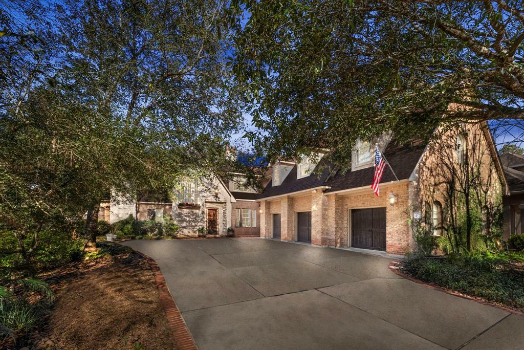 Property Photo: 47 Lenox Hill Drive TX 77382
