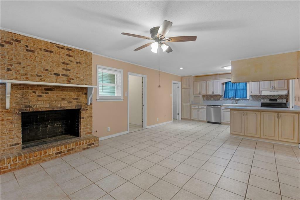 Property Photo: 6561 Sandra Drive AL 36582