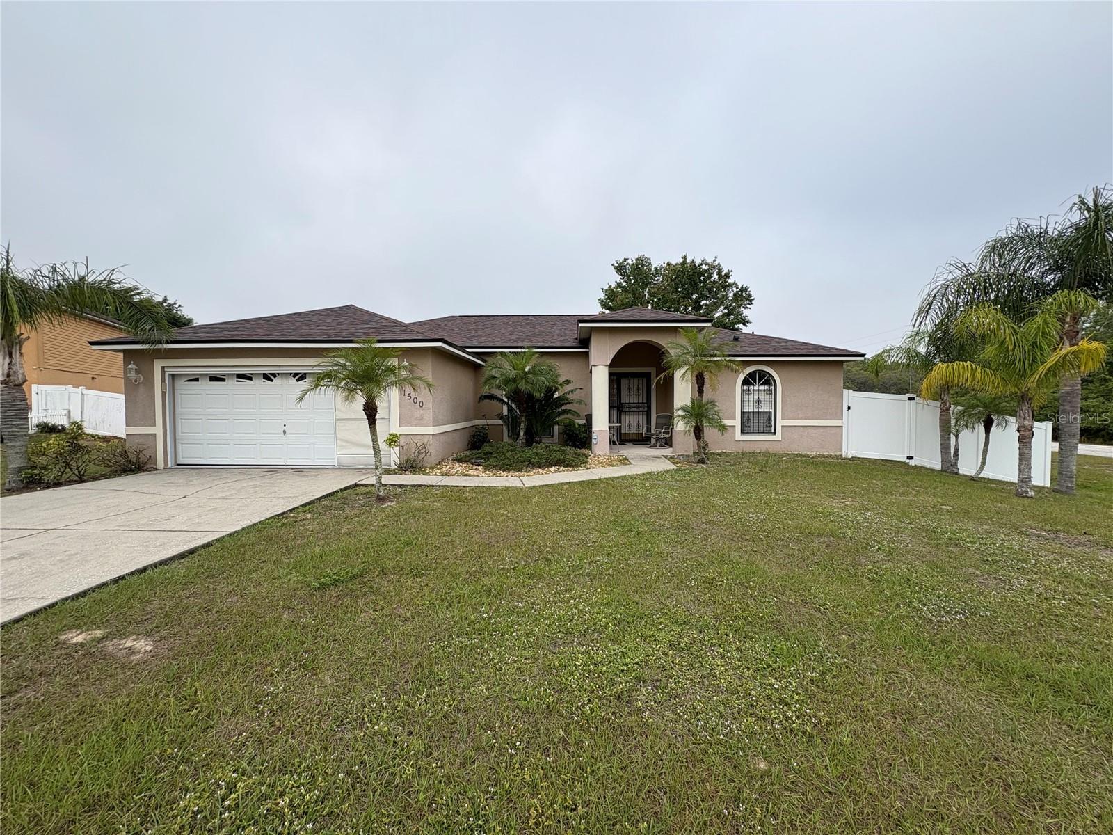 Property Photo: 1500 Fort Meade Place FL 34759