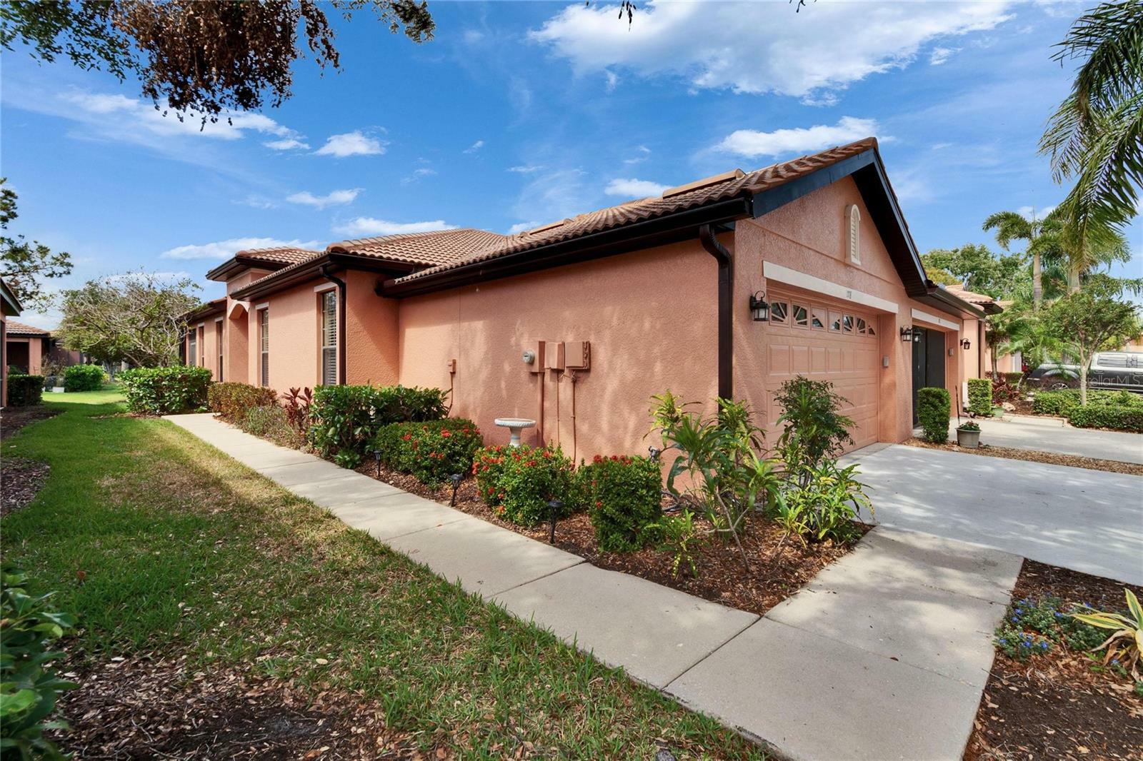 Property Photo:  178 Shell Falls Drive  FL 33572 