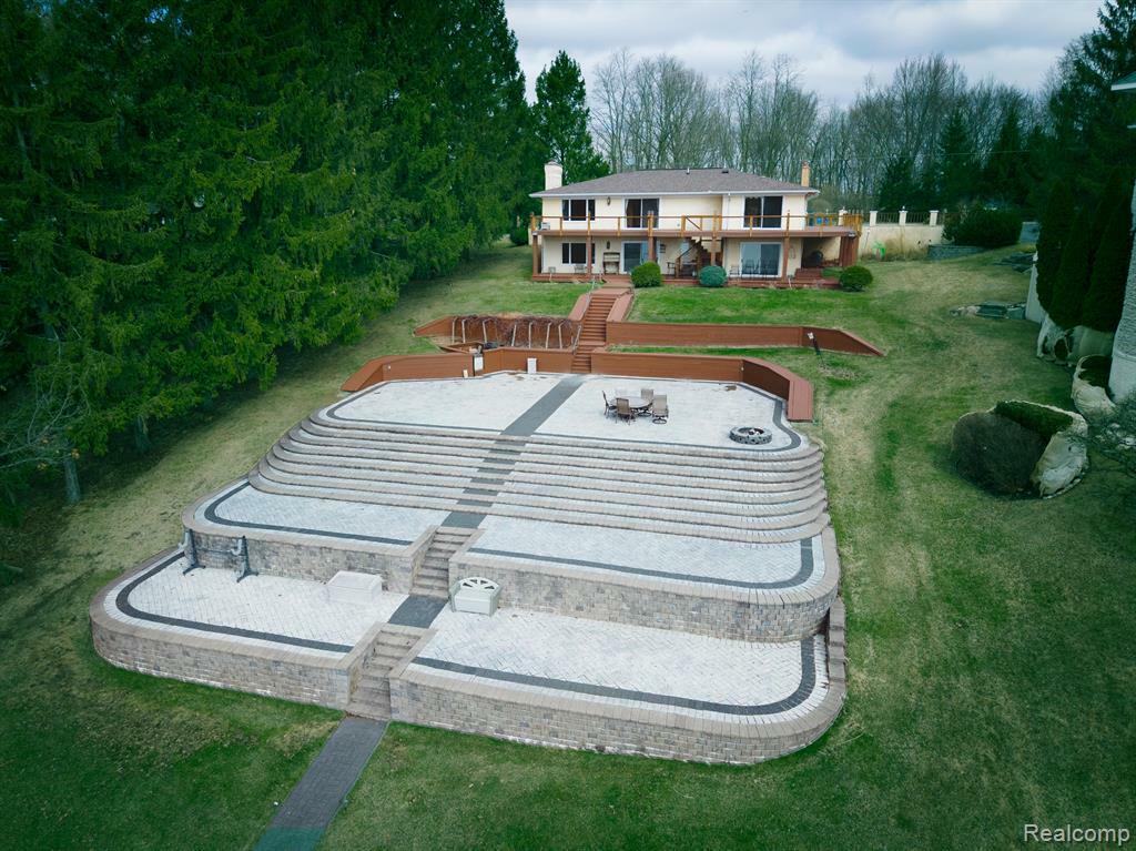 8048 Driftwood Drive  Fenton MI 48430 8961 photo