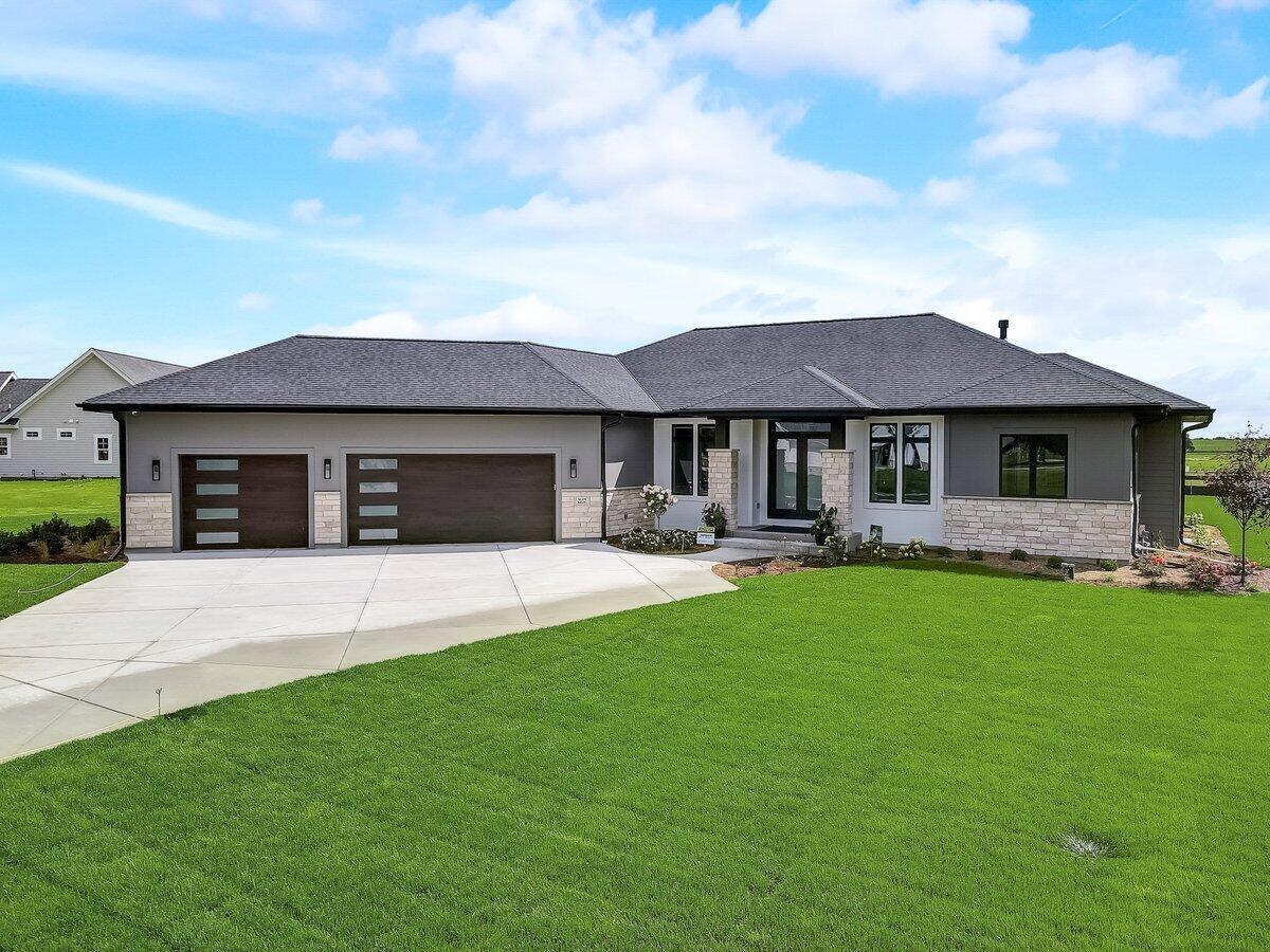 Property Photo: 12345 N East Shoreland Dr WI 53092