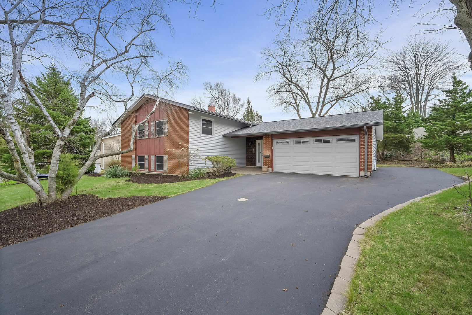Property Photo:  2719 Kincaid Drive  IL 60517 