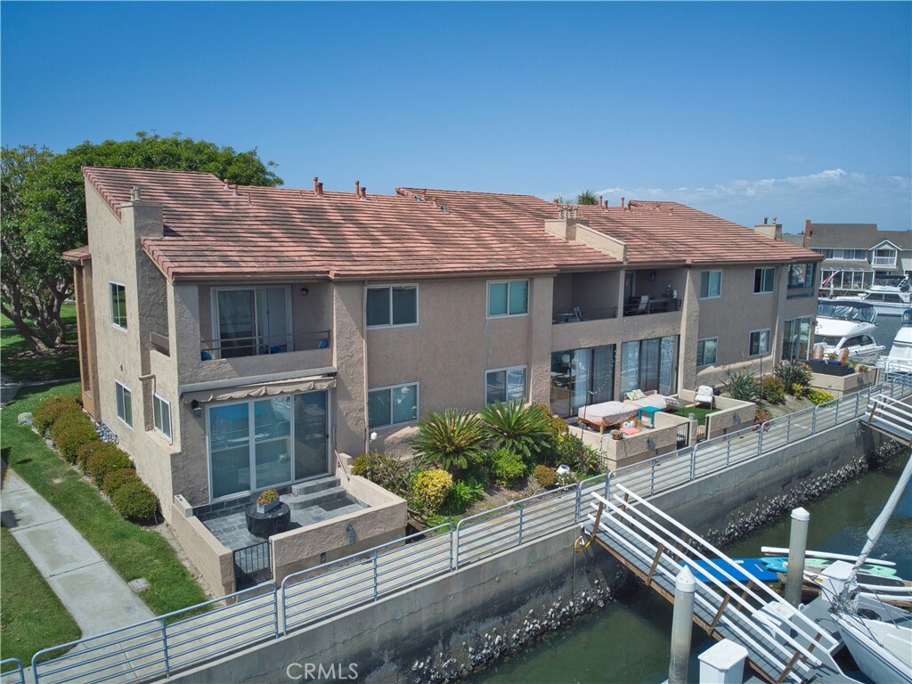 Property Photo: 17114 Bluewater Lane 141 CA 92649