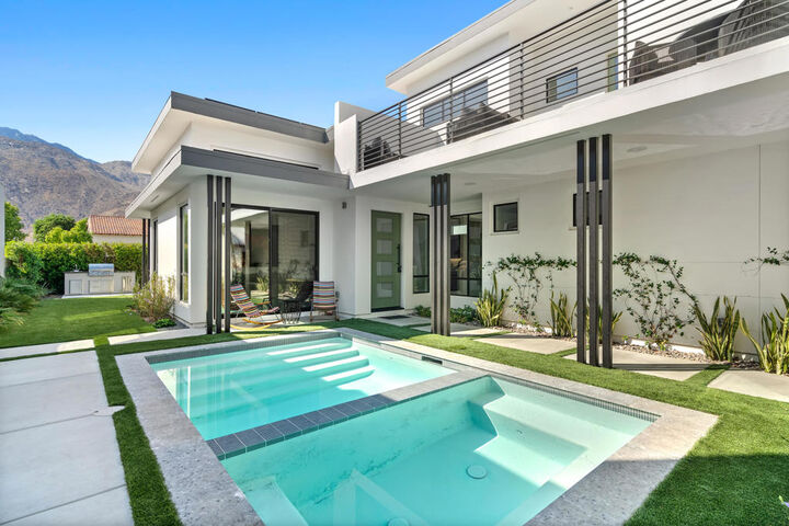 Property Photo:  161 Holliday Way  CA 92262 