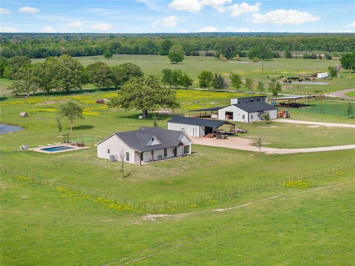Property Photo: 633 County Road 44550 TX 75462