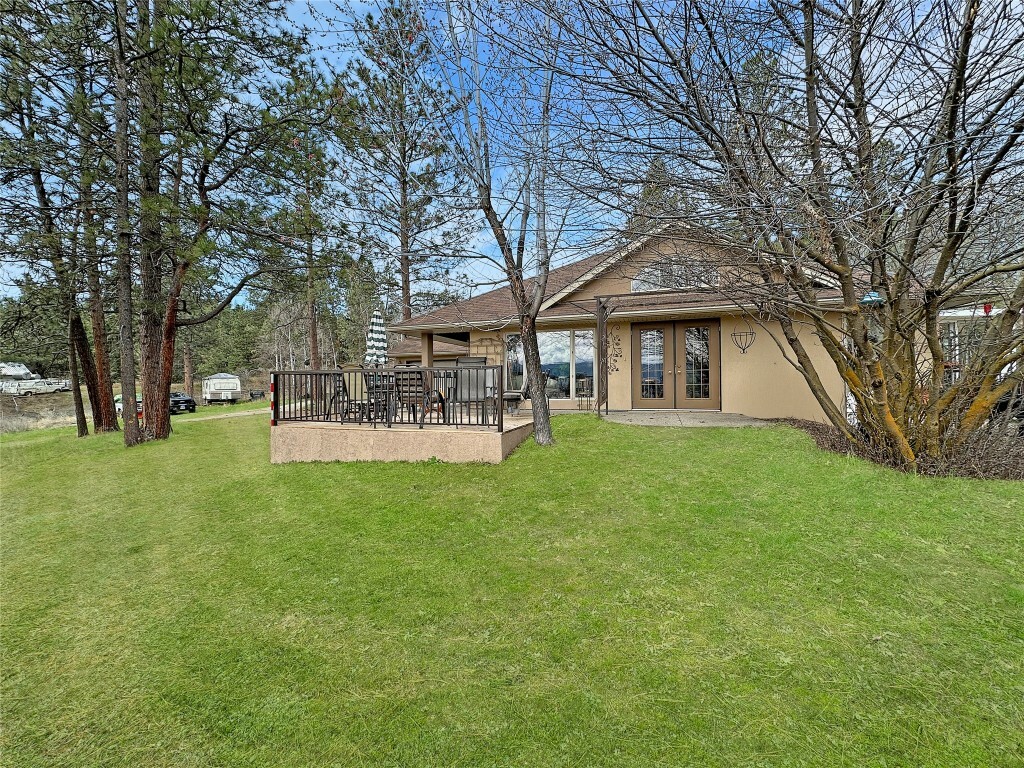 Property Photo: 200 Lind Road BC V0X 1W0