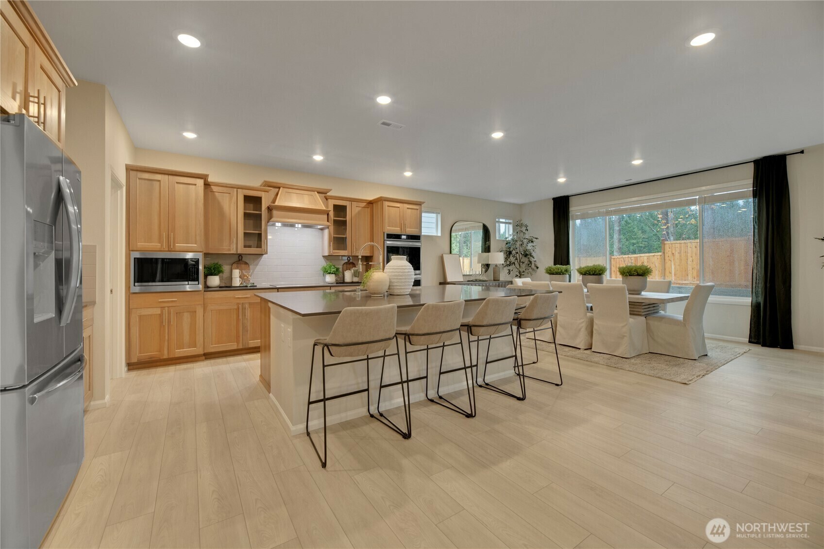 Property Photo: 13627 60th Avenue W WA 98026