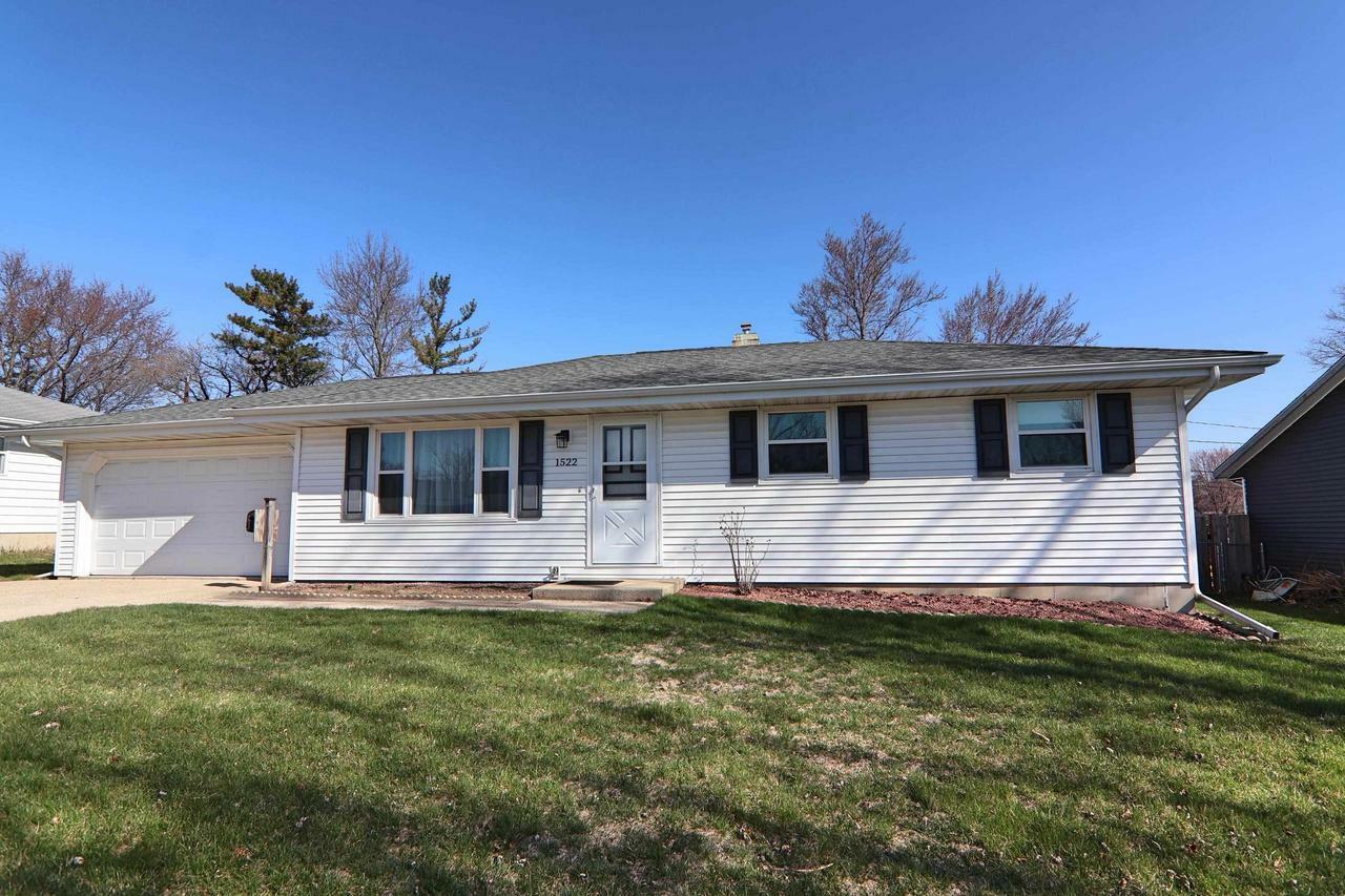 Property Photo:  1522 Crestview Street  WI 53546 