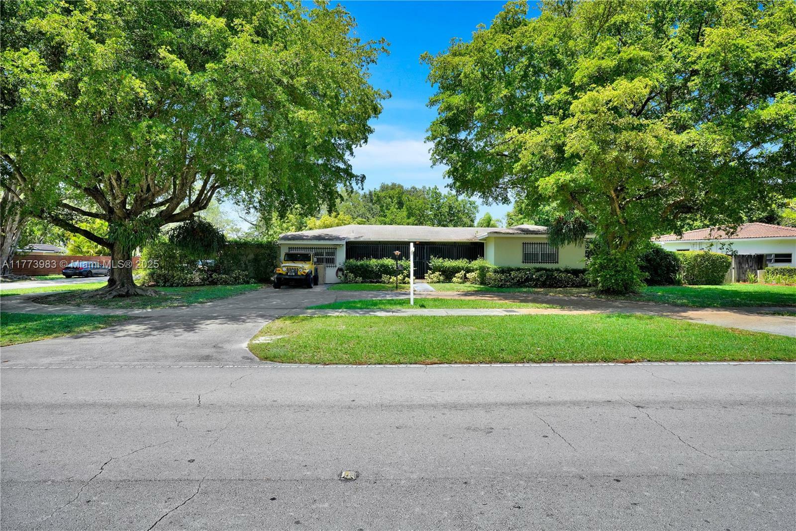 6415 SW 48th St  Miami FL 33155 photo