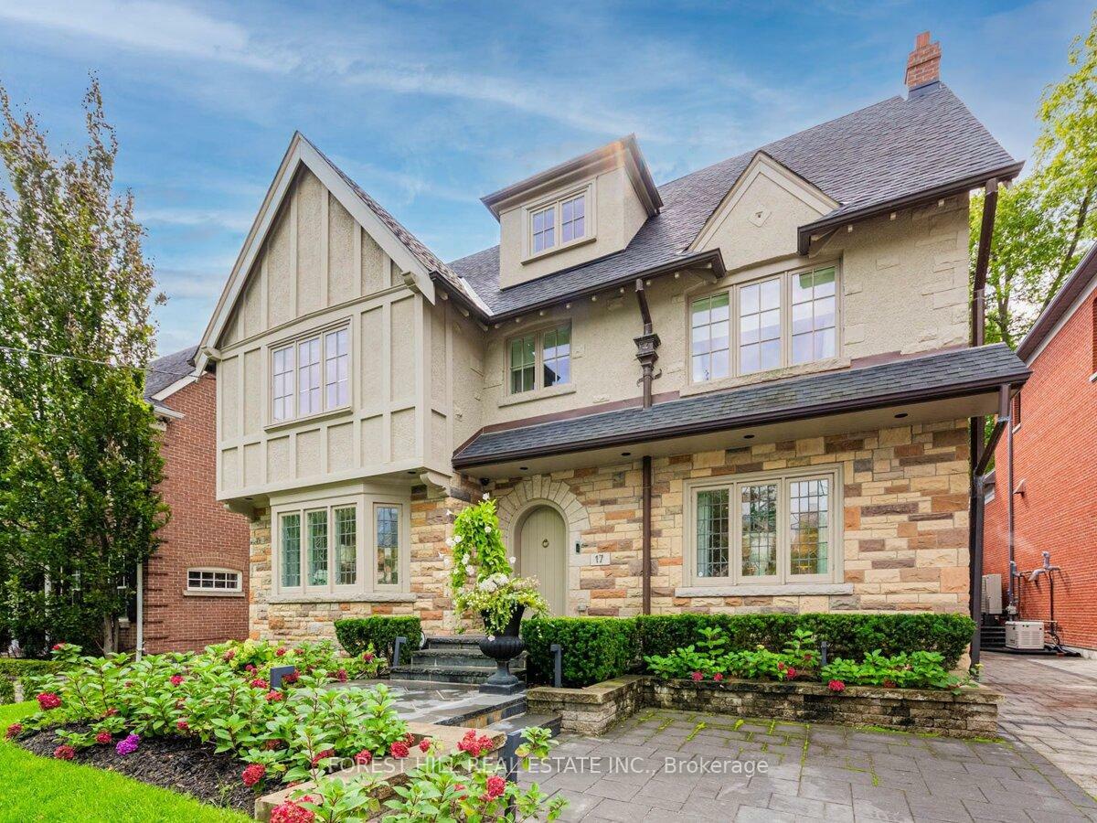 Photo de la propriété: 17 Hillholm Road ON M5P 1M1