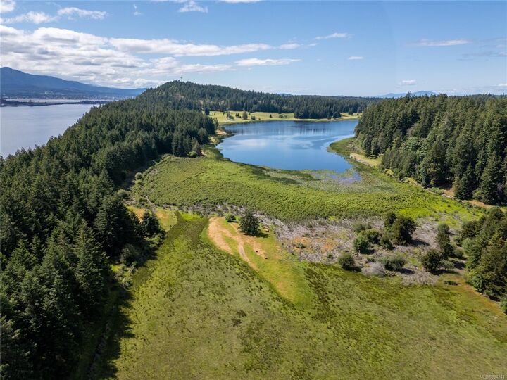 Property Photo:  909 South Rd  BC V0R 1X0 