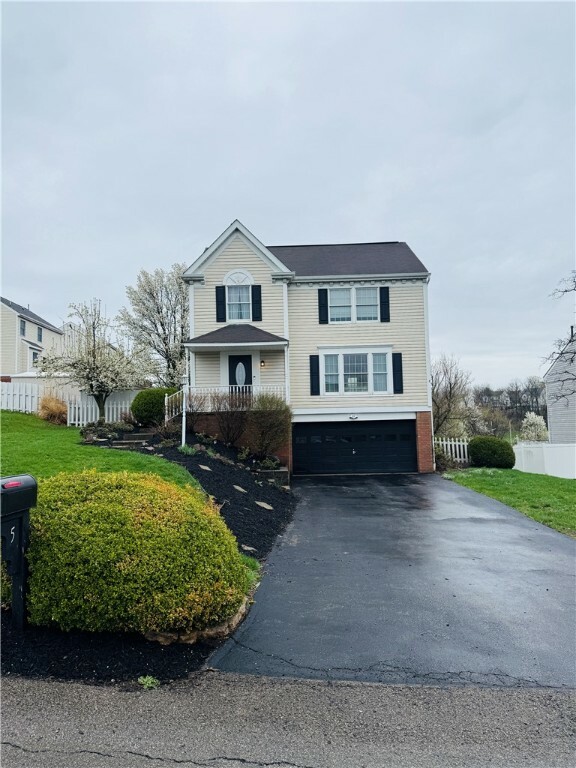 Property Photo: 5 Trotwood Cir PA 15317