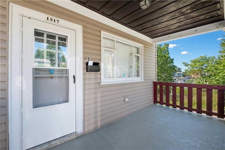 Property Photo:  1317 Stokes Way  PA 15212 