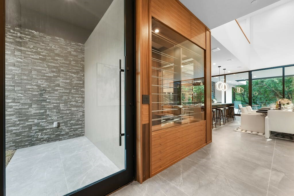 Property Photo: 3415 Rosefinch Trail TX 78746