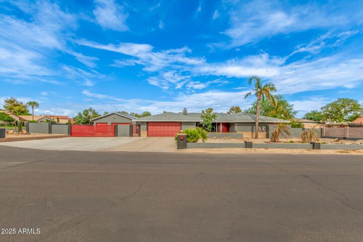 18585 N 70th Avenue  Glendale AZ 85308 photo