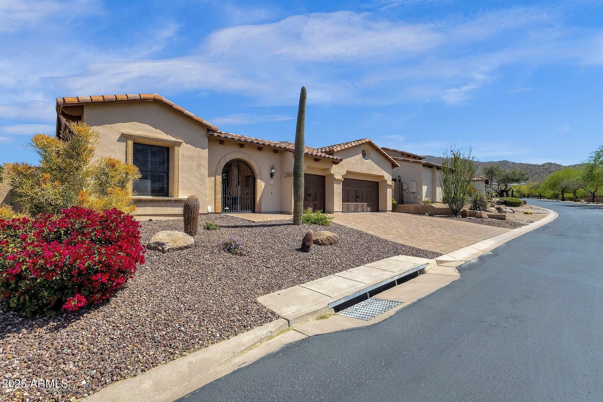 Property Photo: 8034 E Sugarloaf Circle AZ 85207