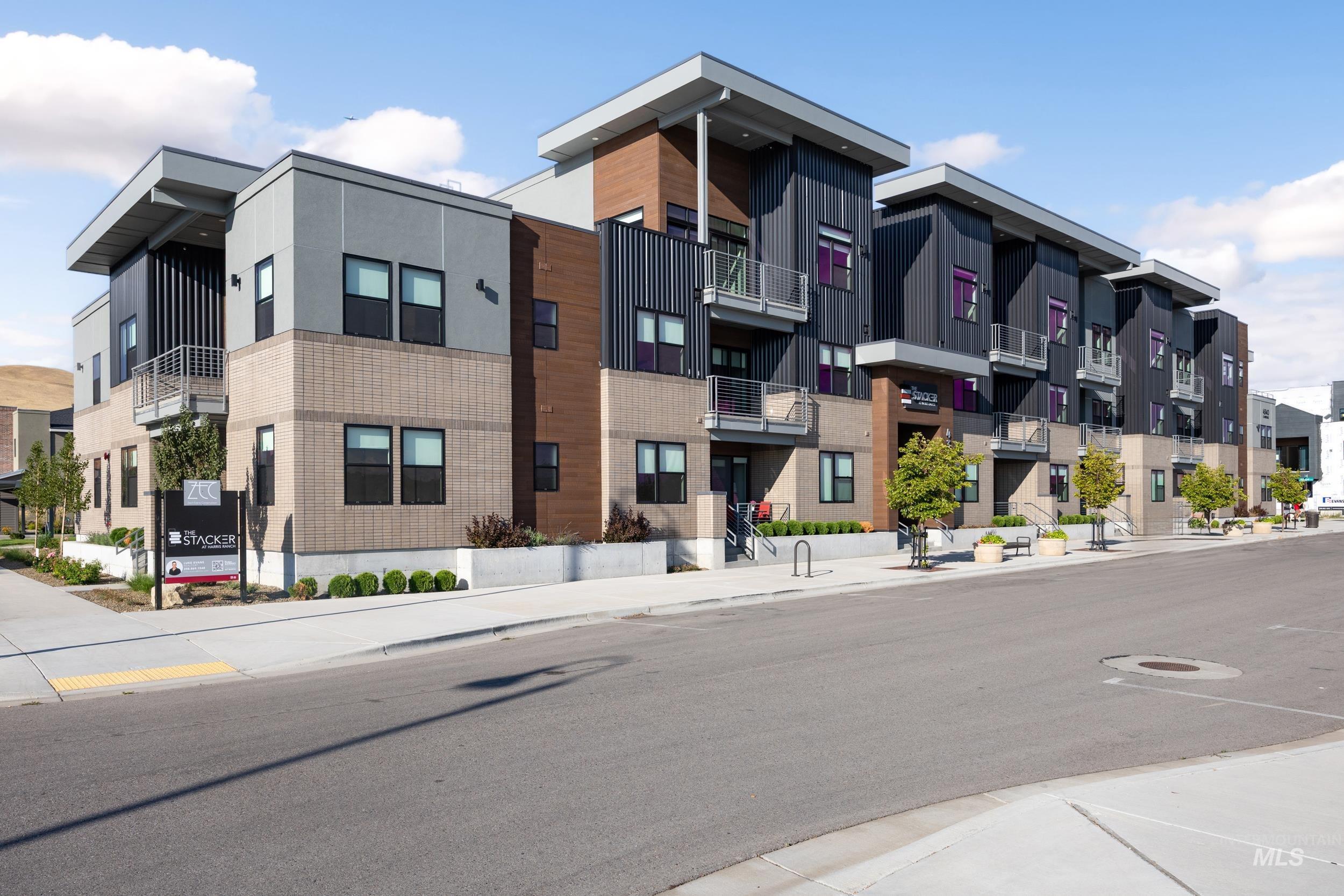 Property Photo: 4340 E Haystack St 208 ID 83716