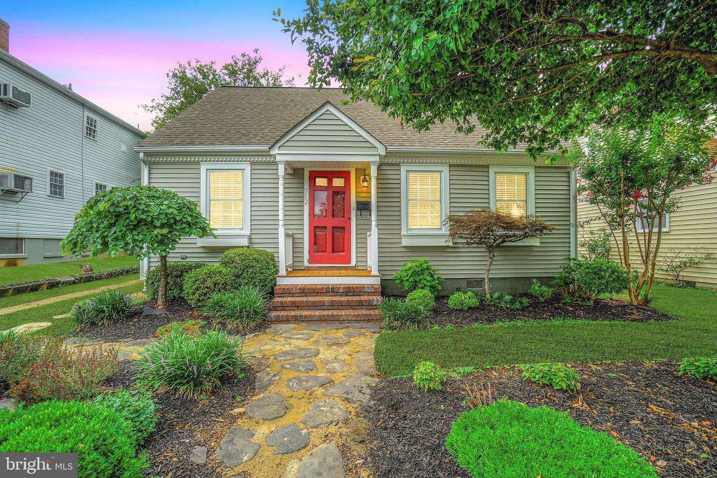 Property Photo: 712 Freeman Street VA 22401